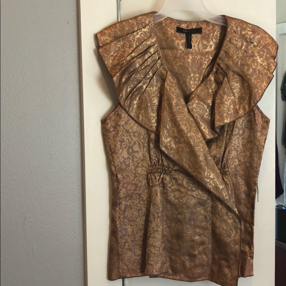 BCBG GOLD METALLIC TOP SZ MED